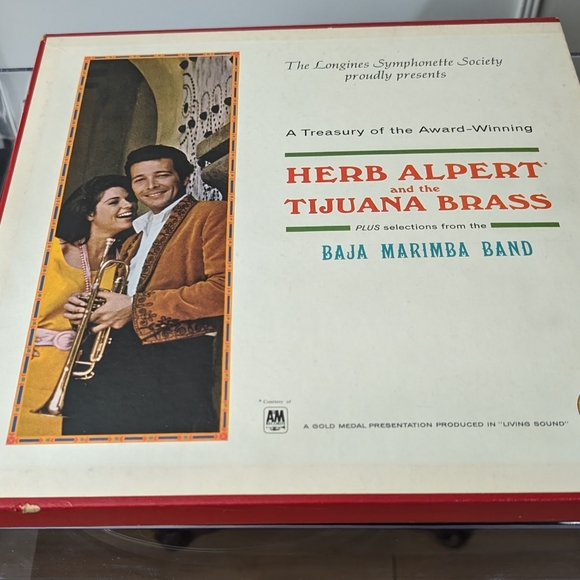 VINYL BOX SET/USED IN VERY GOOD CONDITION/ALL SIDES PLAY - Picture 1 of 1